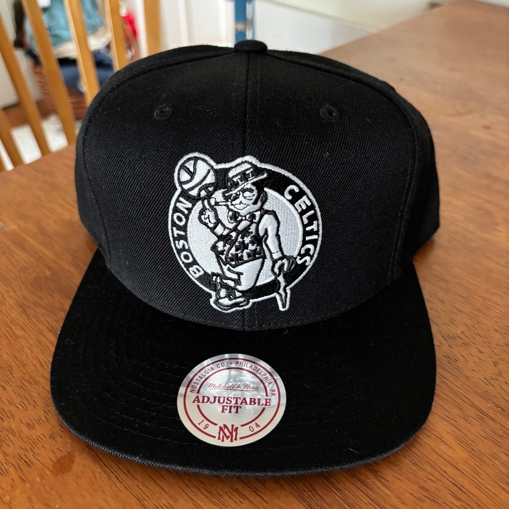 Boston Celtics Deadstock Mitchell & Ness Black & White Flatbrim Snapback Hat